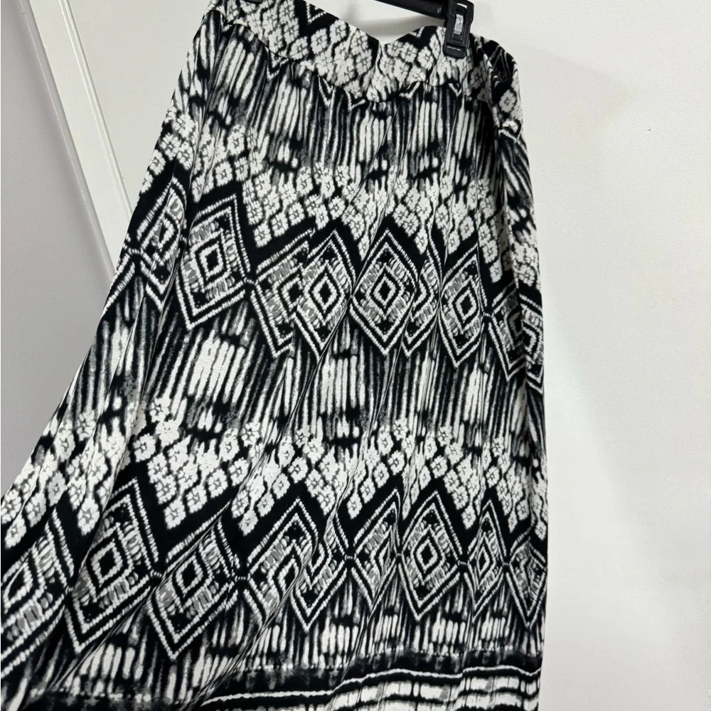 Faded Glory Black and White Patterned Top - Picture 4 of 4